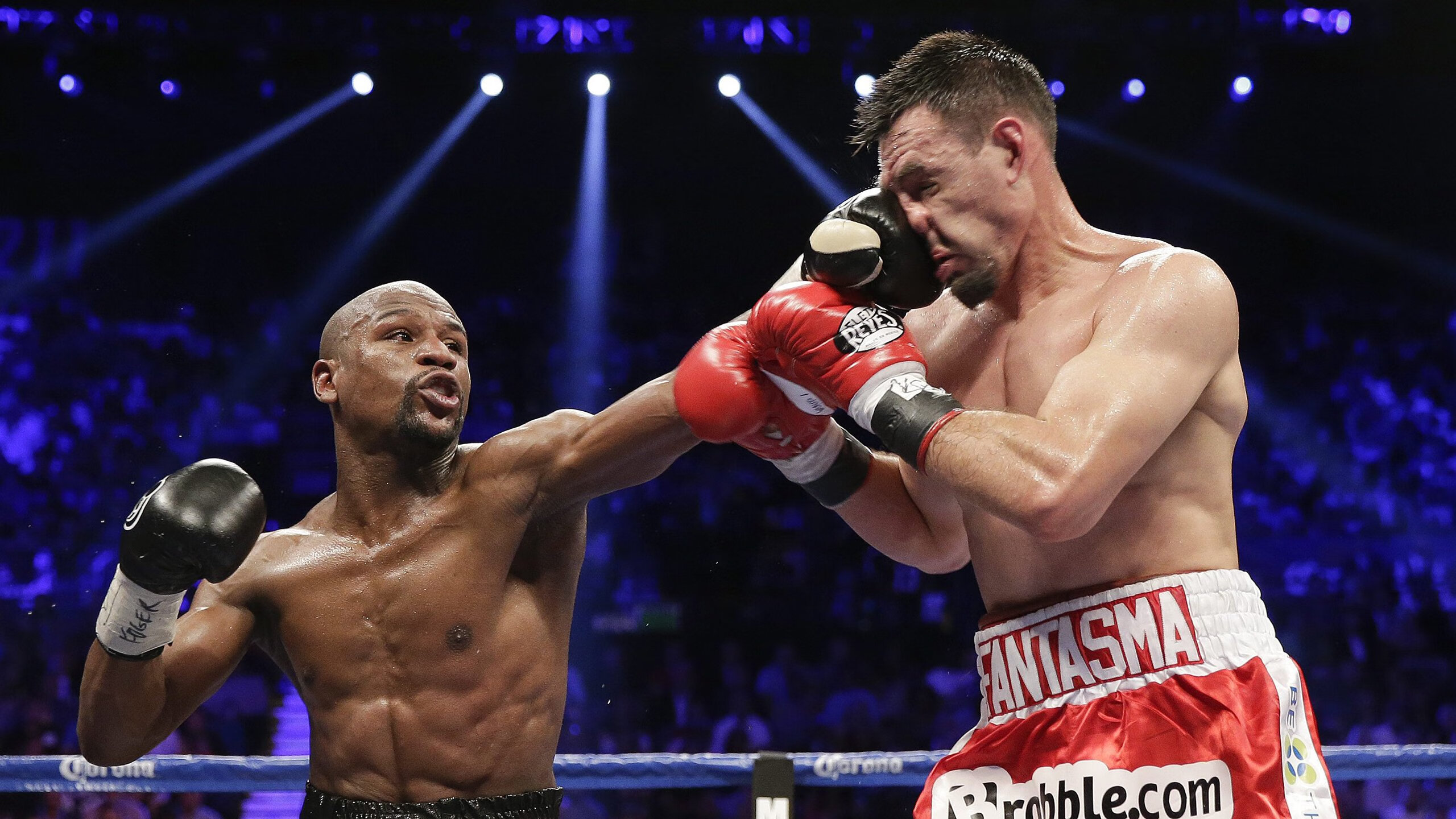 华体会hth-教练鼓励年轻球员敢打敢拼，媒体点赞，一个教练训练球员的励志短片